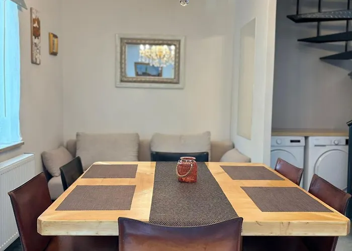 Апартаменти Avrora House Free Parking In Old Town *